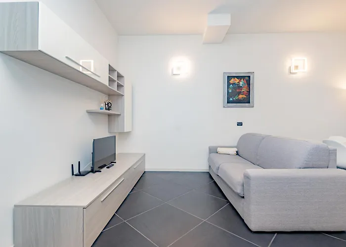 Flo House 28
